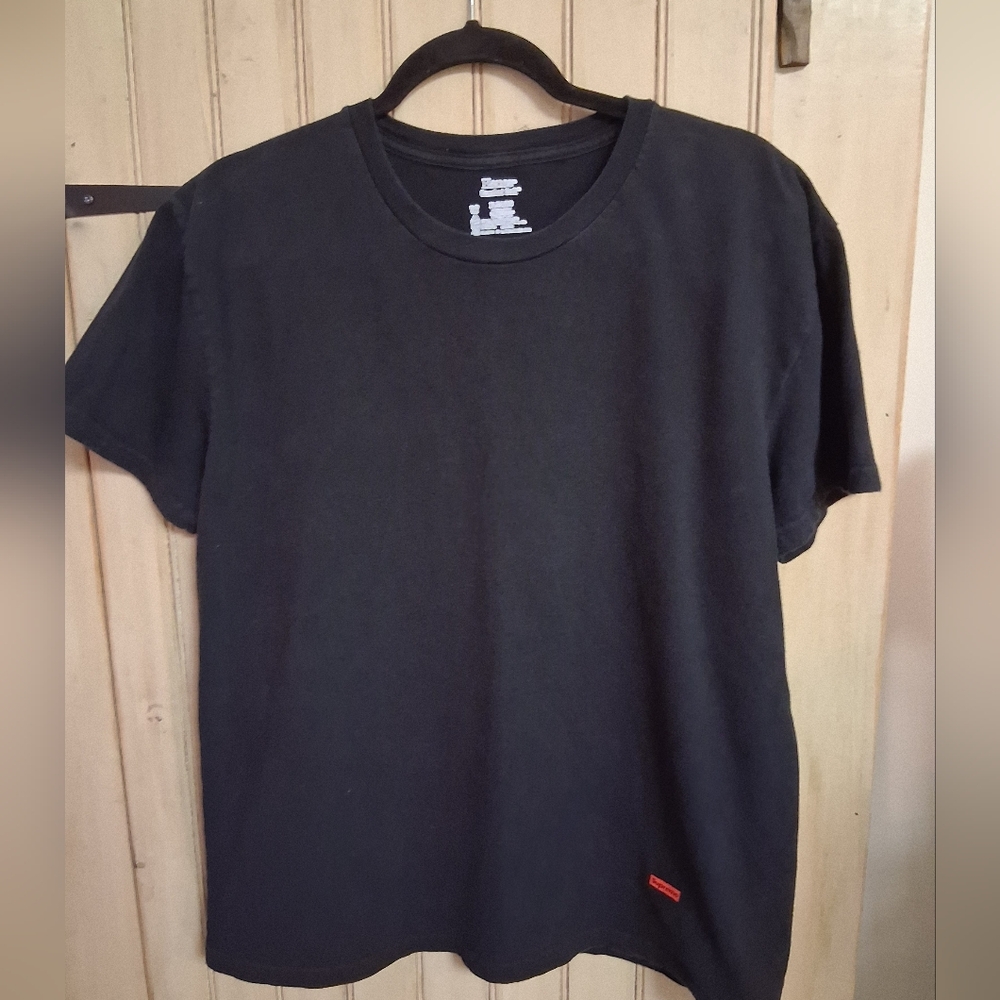 Hanes Supreme Black And White Short Sleeve Tees